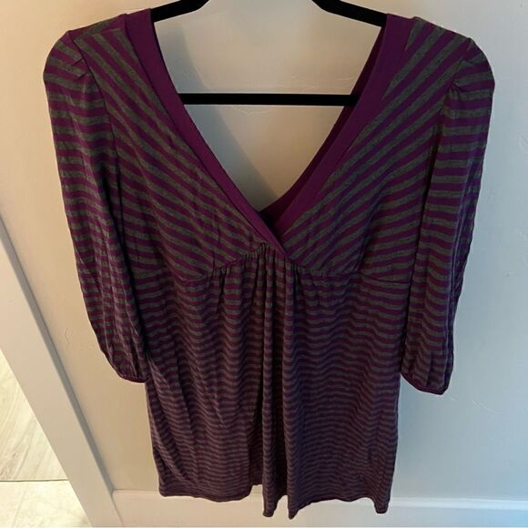 EUC Splendid dress sz L purple and heathered grey stripes. 3/4 sleeves deep V - Picture 11 of 12